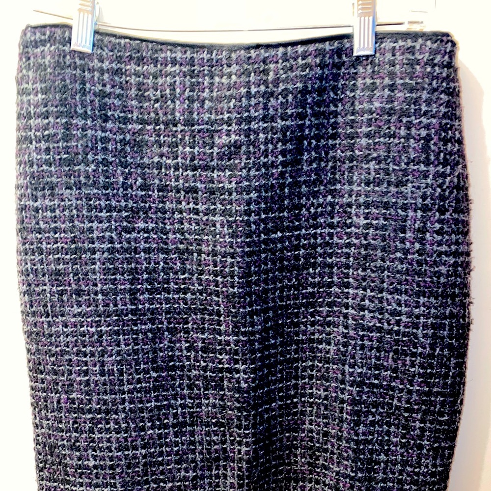Dahlia Collection woven skirt, satin lined, faux leather trim. Comfy and cozy!